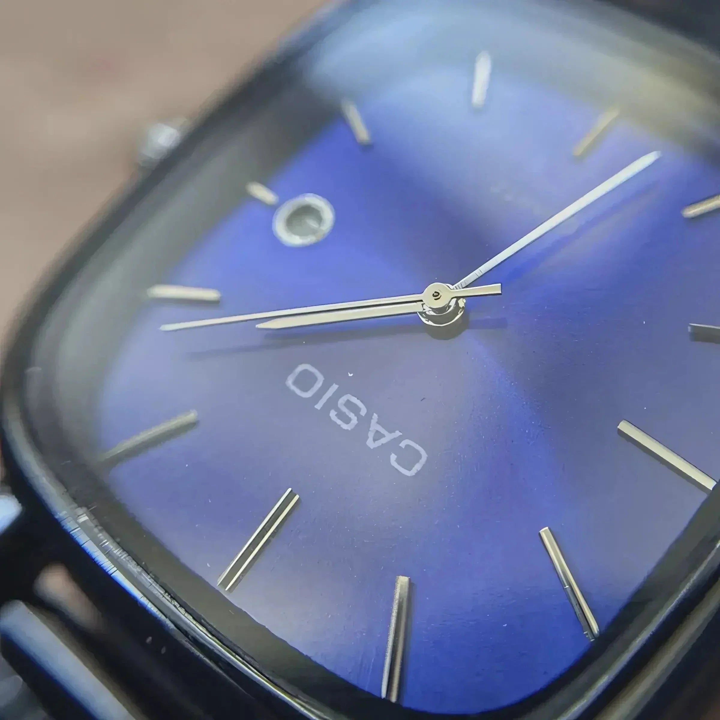 C A S I O Luxusuhr, 36 mm – Wasserdicht | Edelstahl